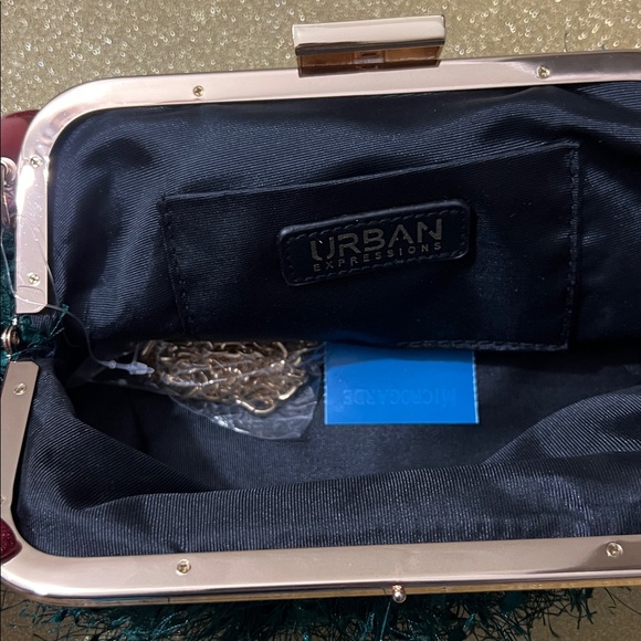 New Emerald Feather Evening Clutch - Picture 4 of 15